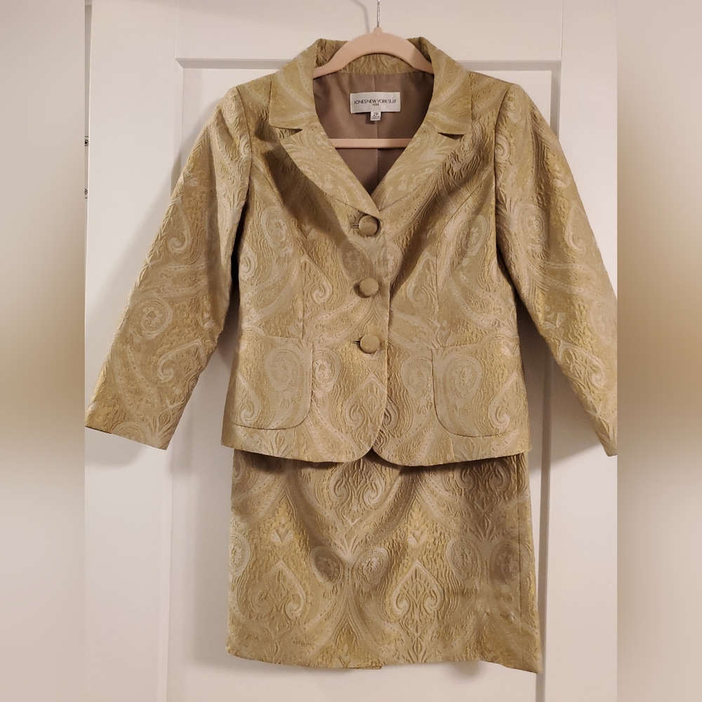 EUC Jones New York Matching Suit, Size 2P